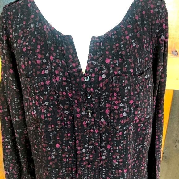 Eddie Bauer loose fit v neck top, size M - Picture 2 of 5